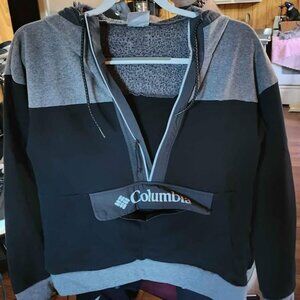 Size small Columbia pull over
